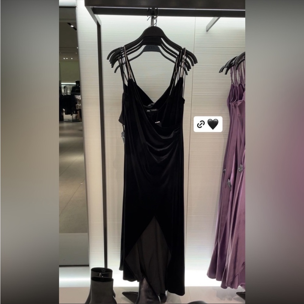 NWT Bloggers Favorite Black Velvet Dress - Picture 1 of 5